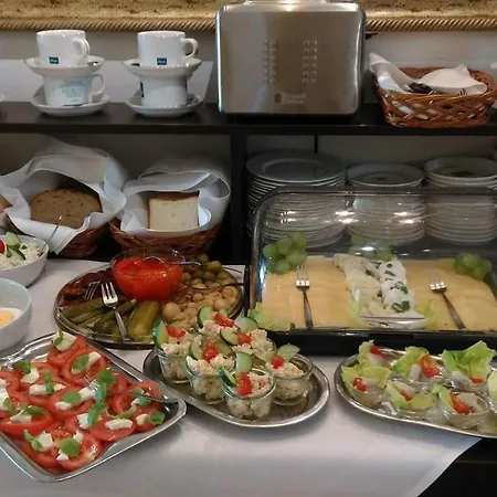 B.a.s. 3* Kraków